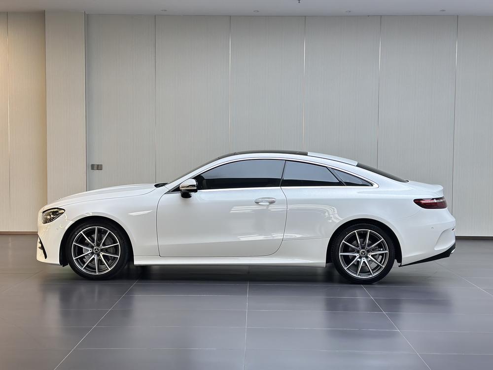 Mercedes-Benz Mercedes-Benz E-Class (Import)