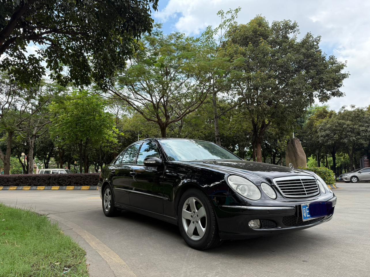 Mercedes-Benz Mercedes-Benz E-Class (Import)