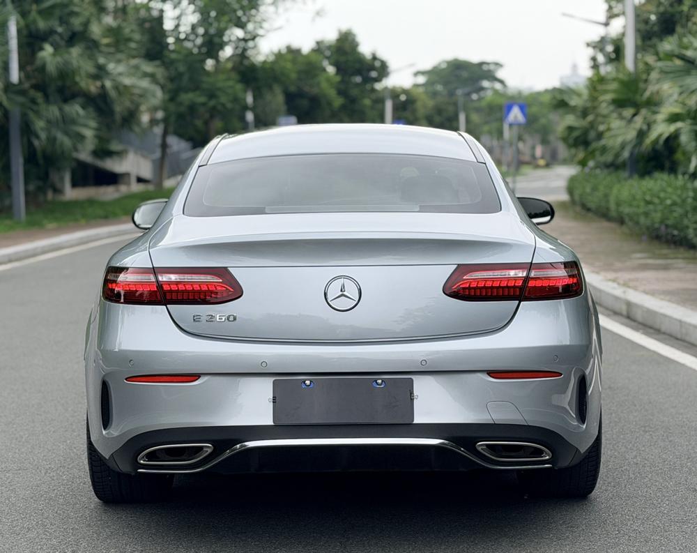 Mercedes-Benz Mercedes-Benz E-Class (Import)