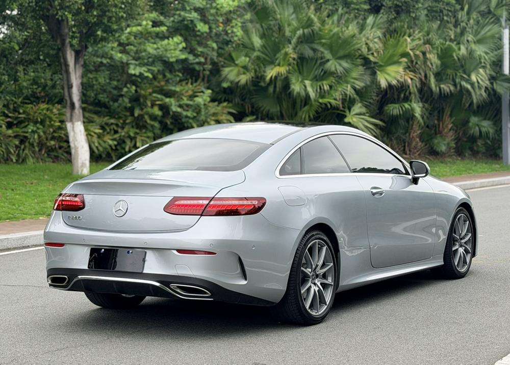Mercedes-Benz Mercedes-Benz E-Class (Import)