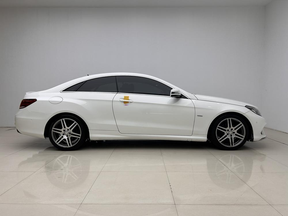 Mercedes-Benz Mercedes-Benz E-Class (Import)
