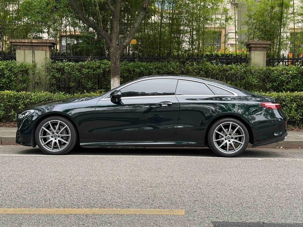 Mercedes-Benz Mercedes-Benz E-Class (Import)