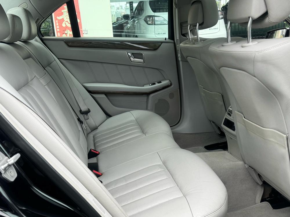 Mercedes-Benz Mercedes-Benz E-Class (Import)