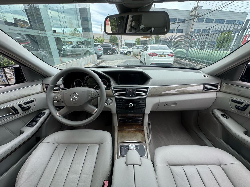 Mercedes-Benz Mercedes-Benz E-Class (Import)
