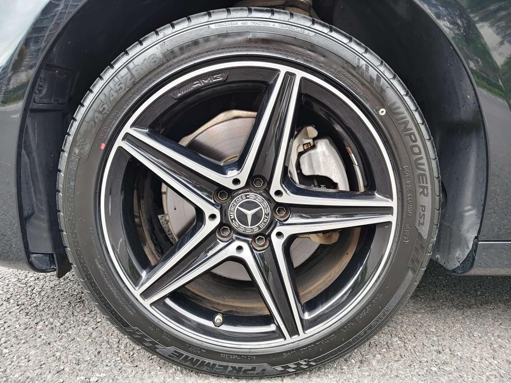 Mercedes-Benz Mercedes-Benz E-Class (Import)