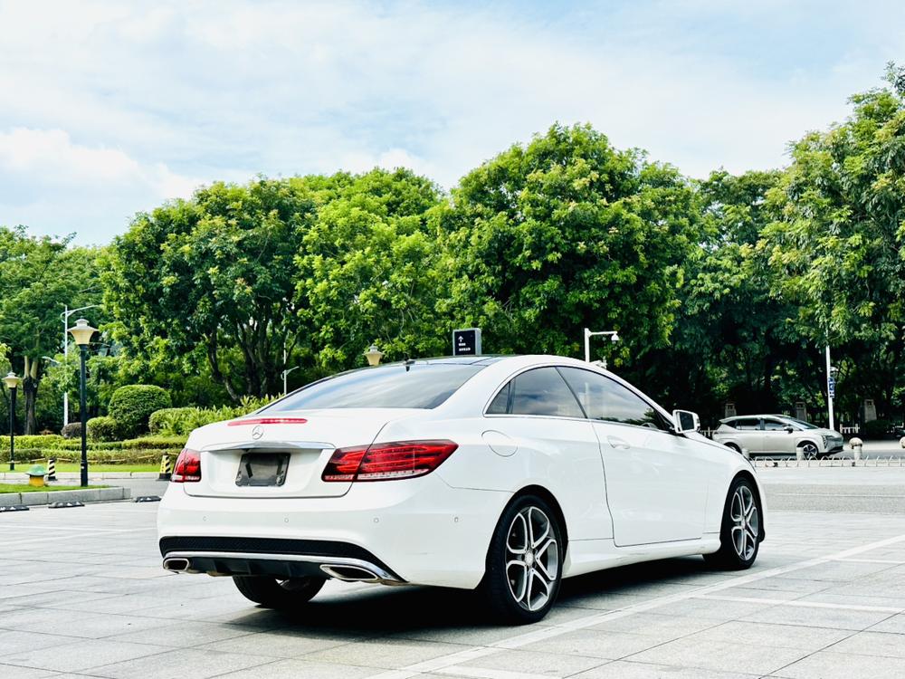 Mercedes-Benz Mercedes-Benz E-Class (Import)