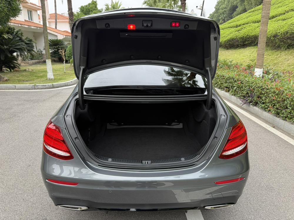 Mercedes-Benz Mercedes-Benz E-Class (Import)