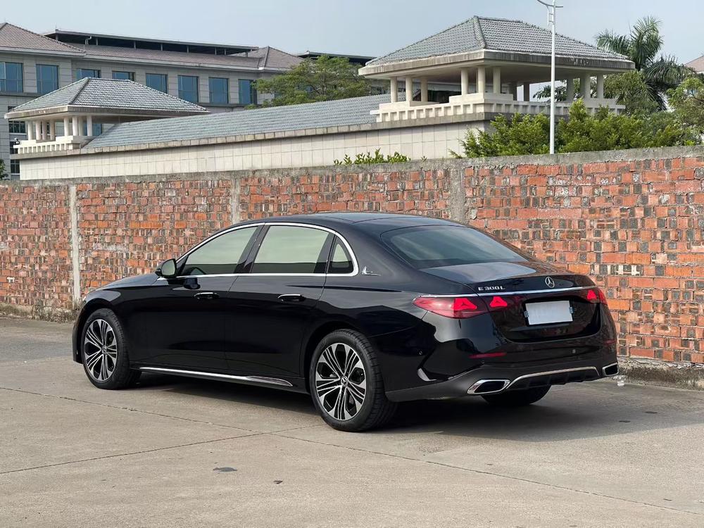Mercedes-Benz Mercedes-Benz E-Class