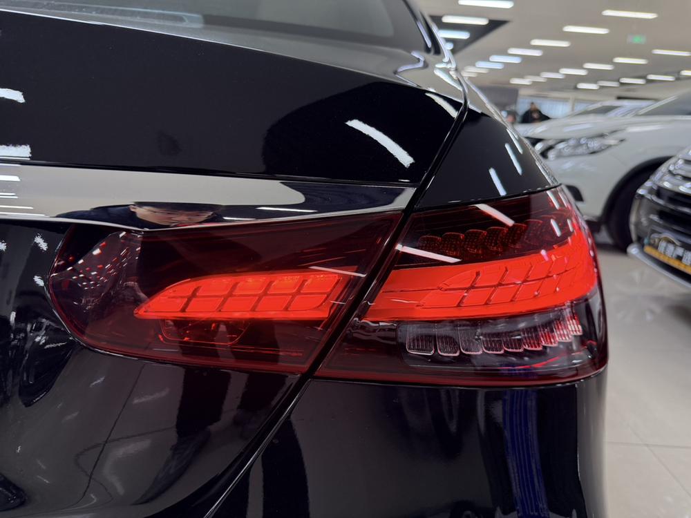 Mercedes-Benz Mercedes-Benz E-Class