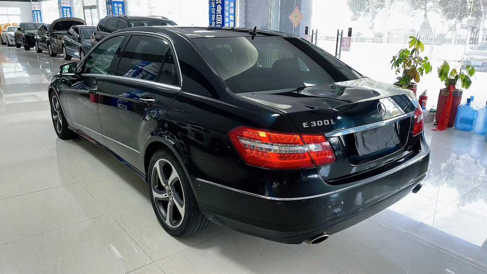 Mercedes-Benz Mercedes-Benz E-Class