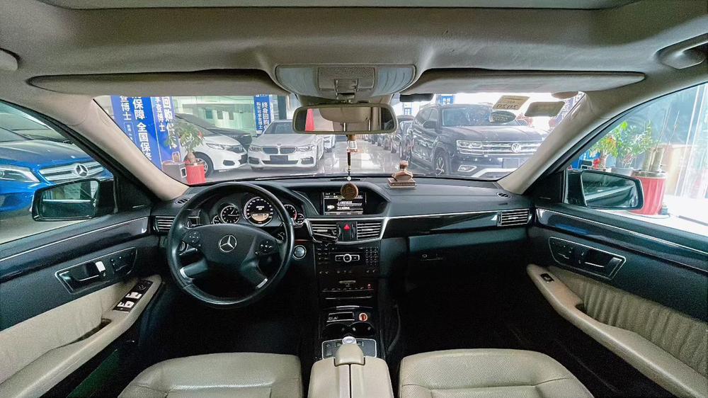 Mercedes-Benz Mercedes-Benz E-Class