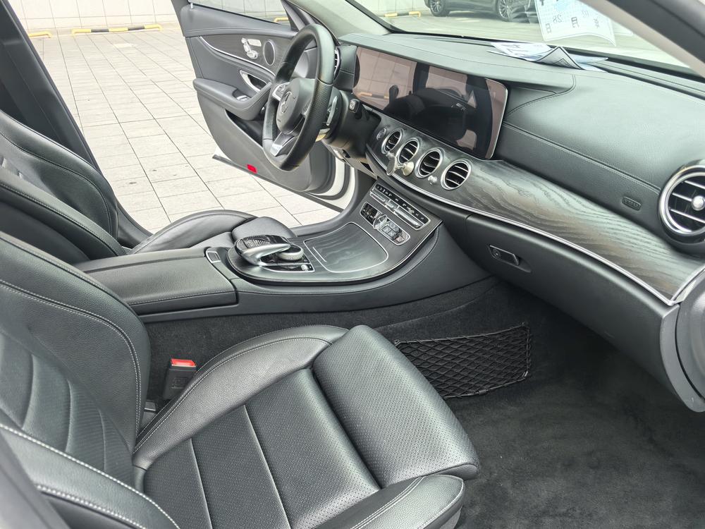 Mercedes-Benz Mercedes-Benz E-Class