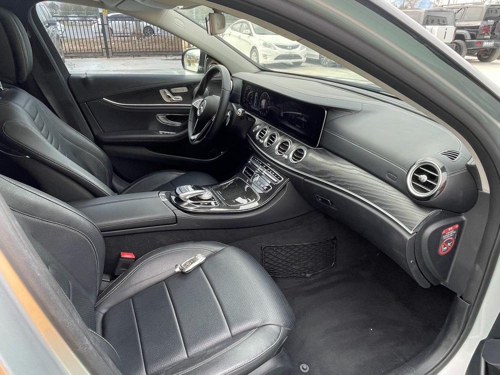 Mercedes-Benz Mercedes-Benz E-Class