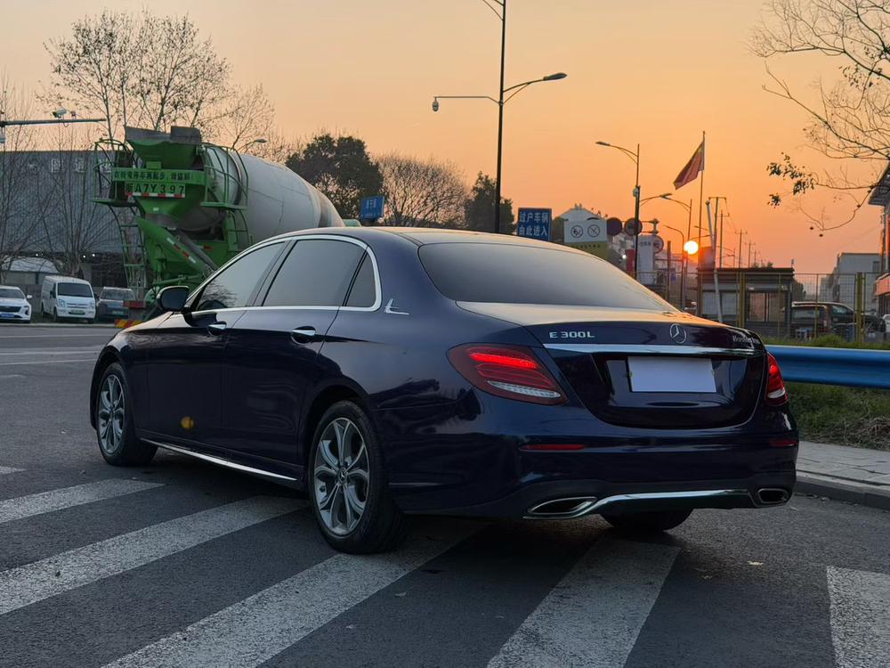 Mercedes-Benz Mercedes-Benz E-Class