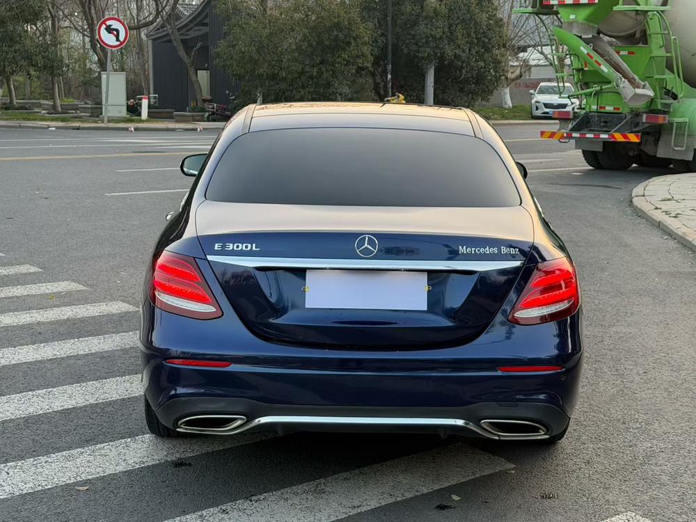 Mercedes-Benz Mercedes-Benz E-Class