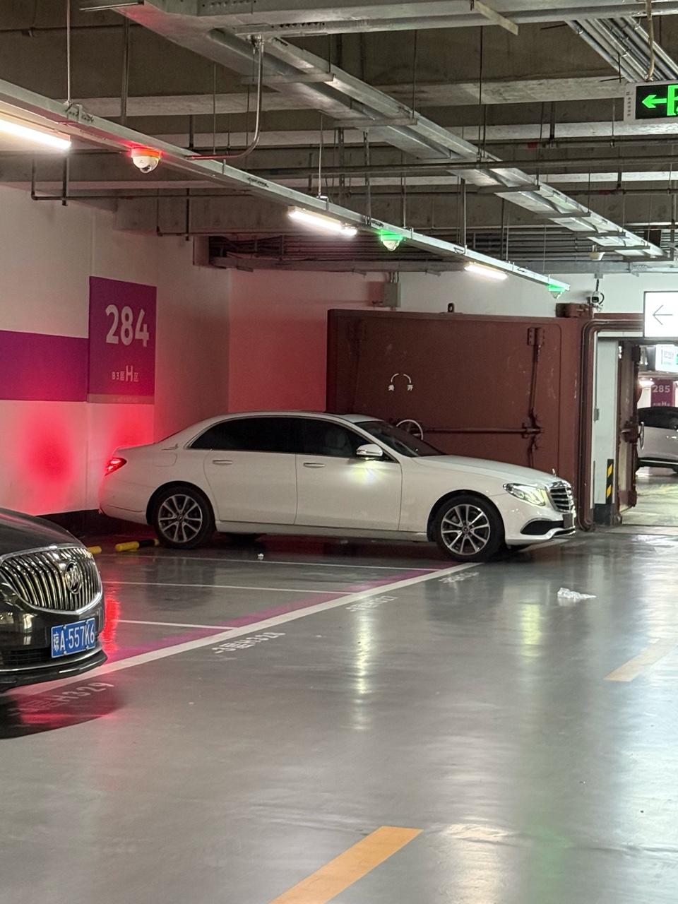 Mercedes-Benz Mercedes-Benz E-Class