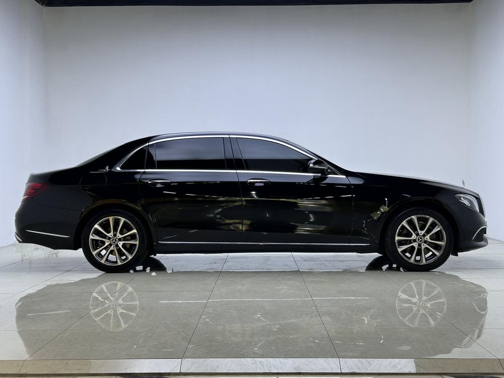 Mercedes-Benz Mercedes-Benz E-Class