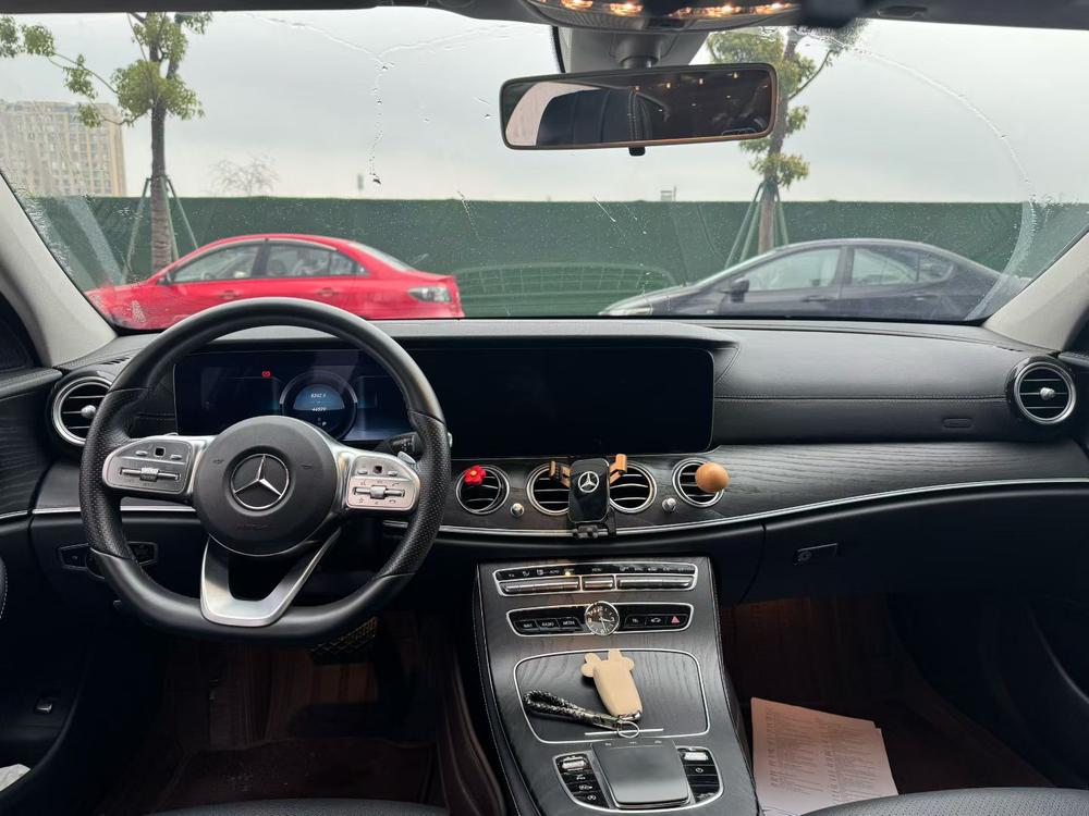 Mercedes-Benz Mercedes-Benz E-Class