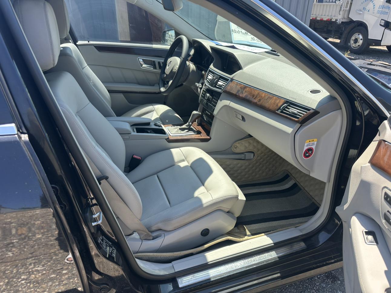 Mercedes-Benz Mercedes-Benz E-Class