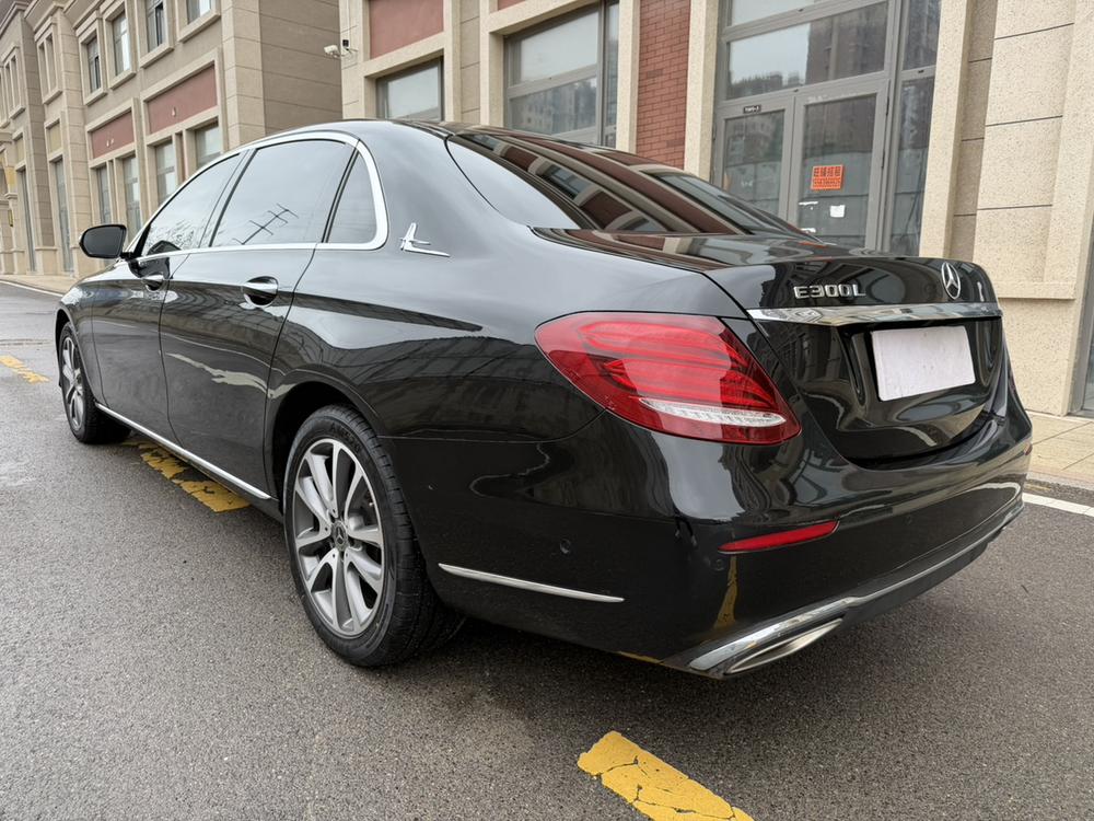 Mercedes-Benz Mercedes-Benz E-Class