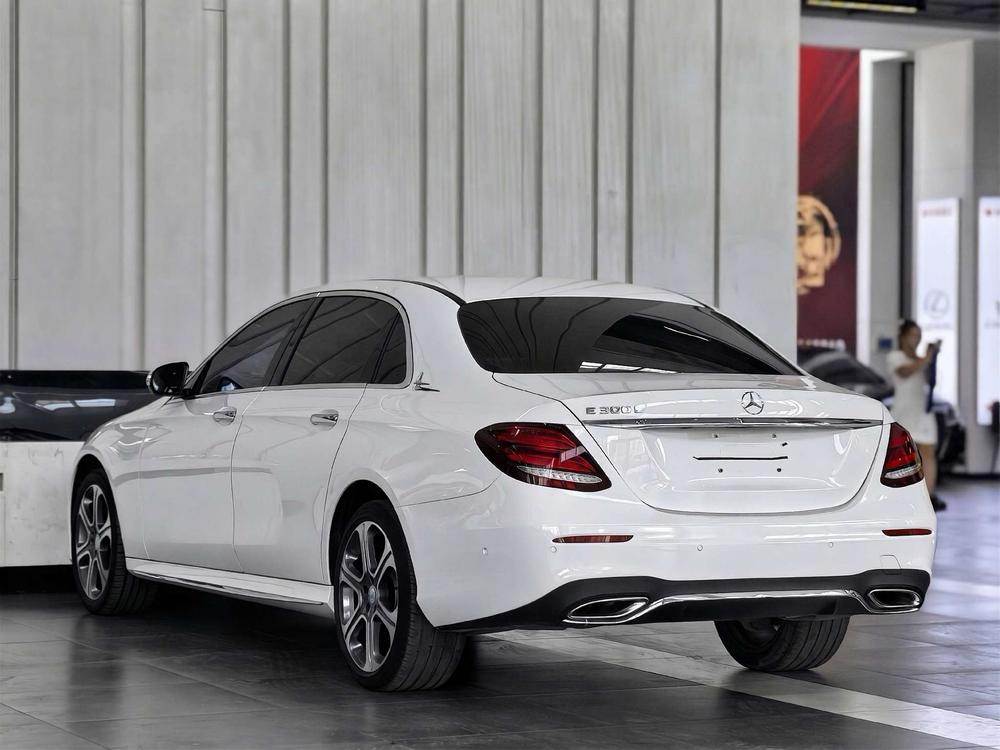 Mercedes-Benz Mercedes-Benz E-Class