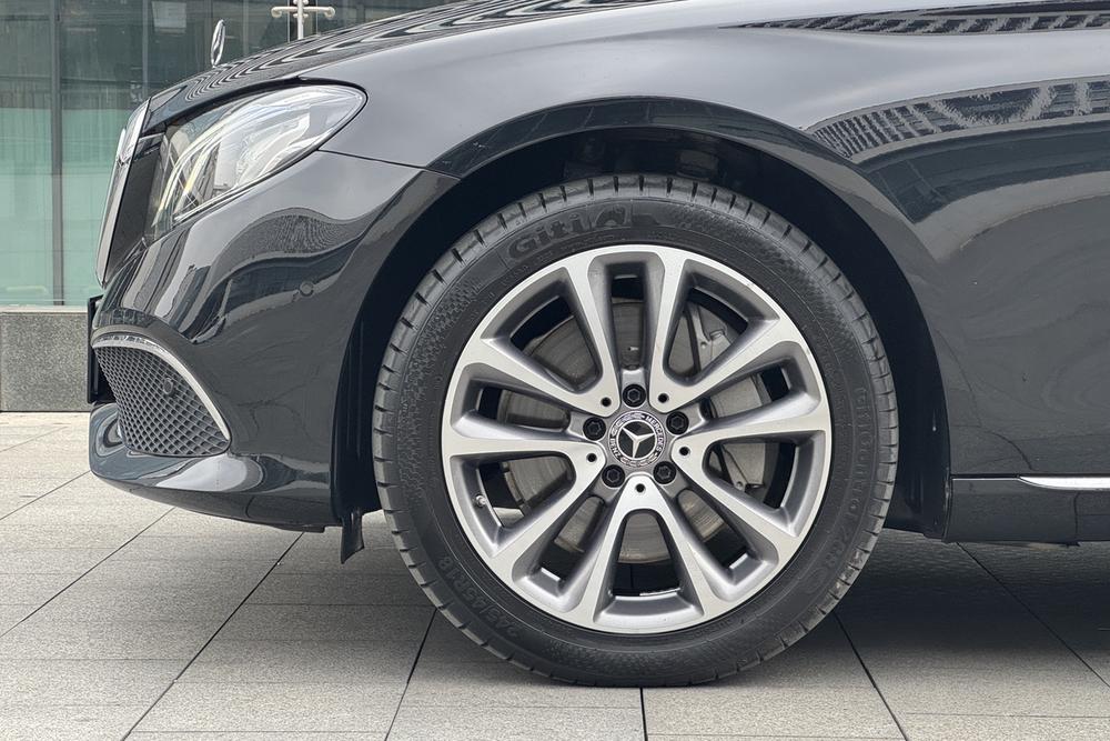Mercedes-Benz Mercedes-Benz E-Class