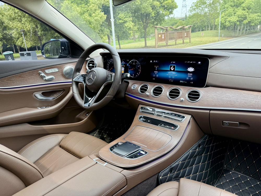 Mercedes-Benz Mercedes-Benz E-Class