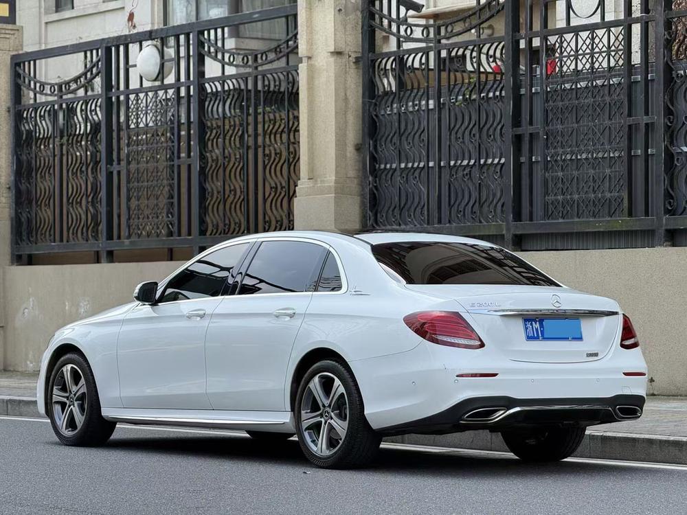 Mercedes-Benz Mercedes-Benz E-Class