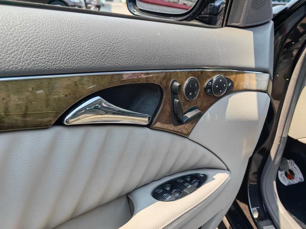 Mercedes-Benz Mercedes-Benz E-Class