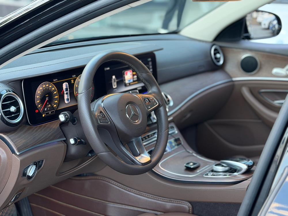Mercedes-Benz Mercedes-Benz E-Class