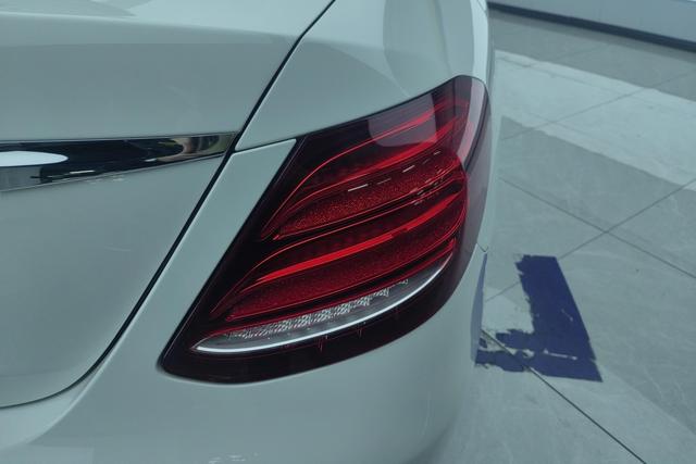 Mercedes-Benz Mercedes-Benz E-Class