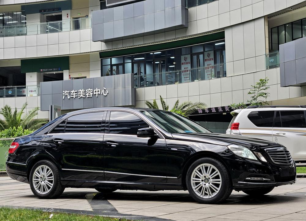 Mercedes-Benz Mercedes-Benz E-Class