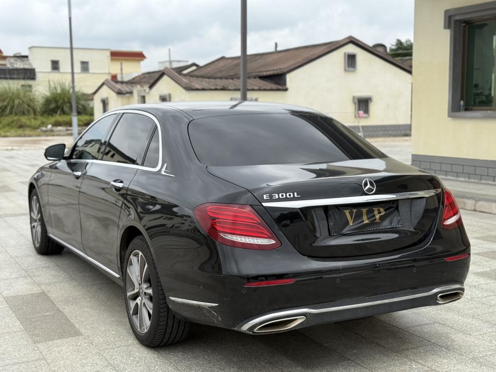 Mercedes-Benz Mercedes-Benz E-Class