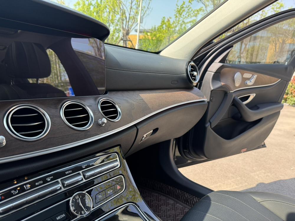 Mercedes-Benz Mercedes-Benz E-Class