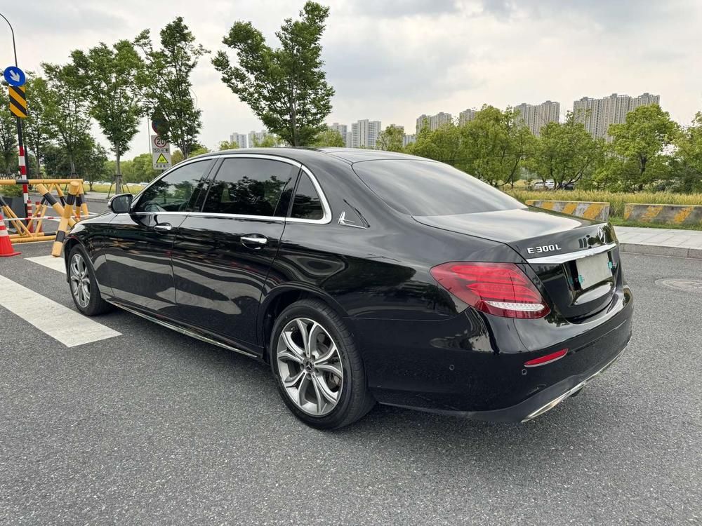 Mercedes-Benz Mercedes-Benz E-Class