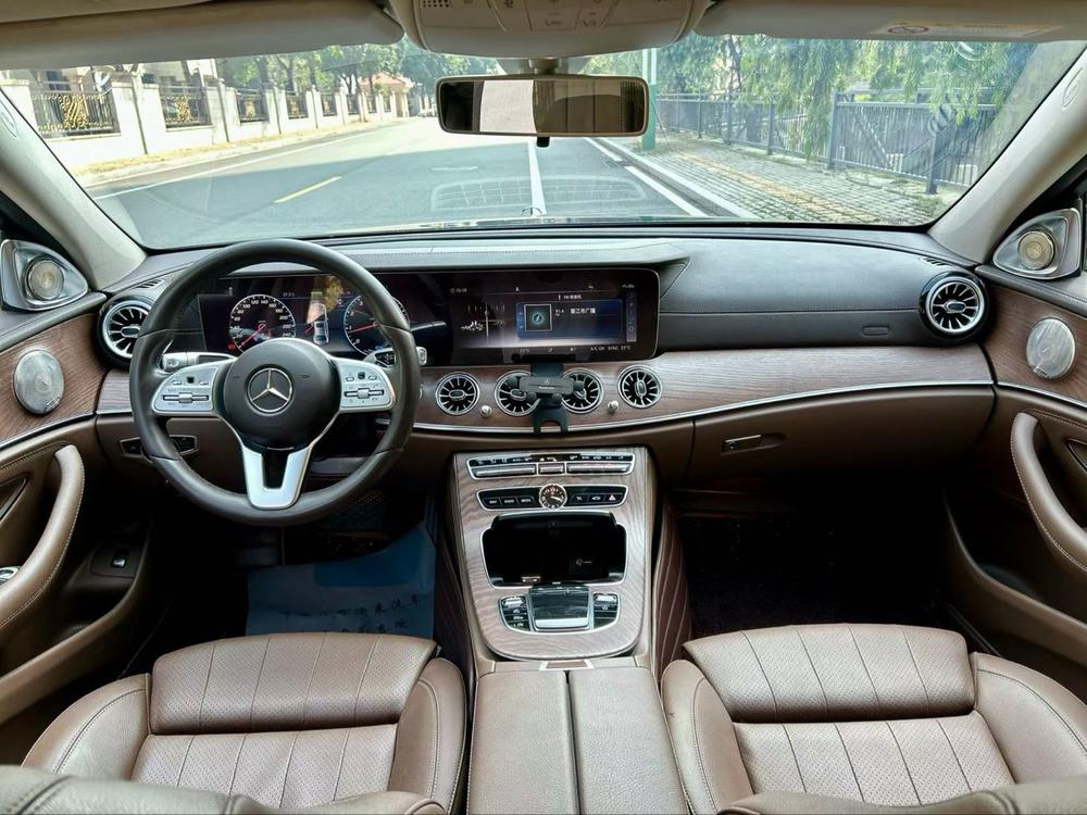 Mercedes-Benz Mercedes-Benz E-Class