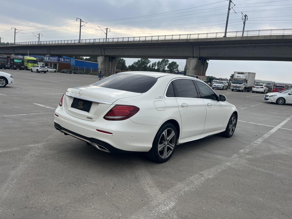 Mercedes-Benz Mercedes-Benz E-Class