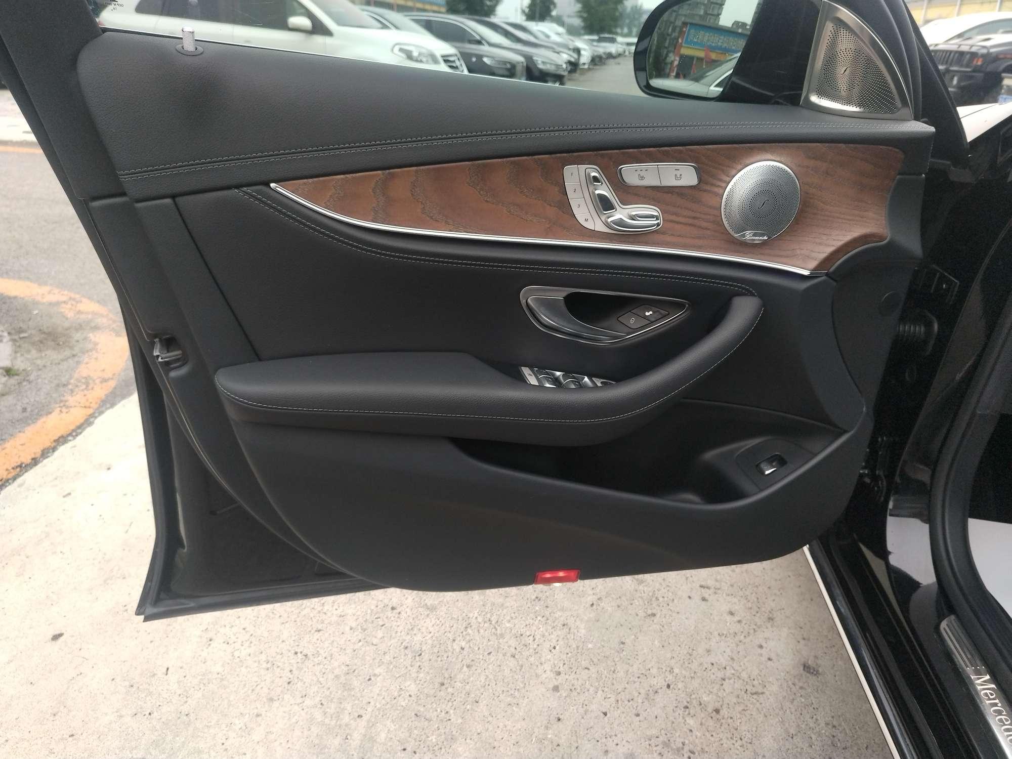 Mercedes-Benz Mercedes-Benz E-Class
