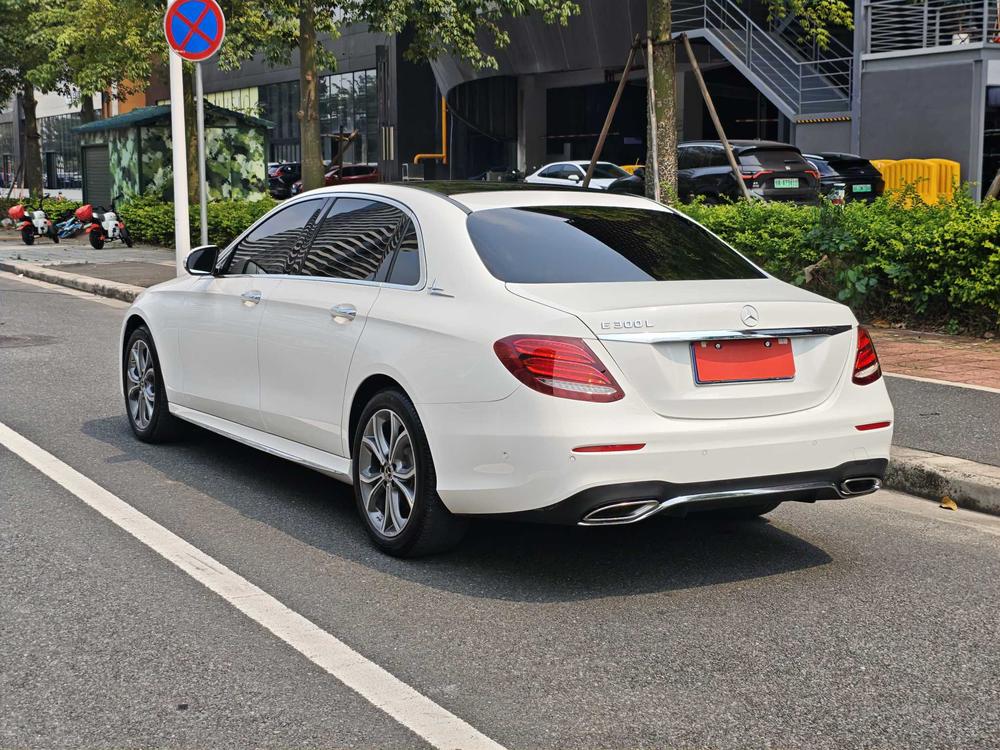 Mercedes-Benz Mercedes-Benz E-Class