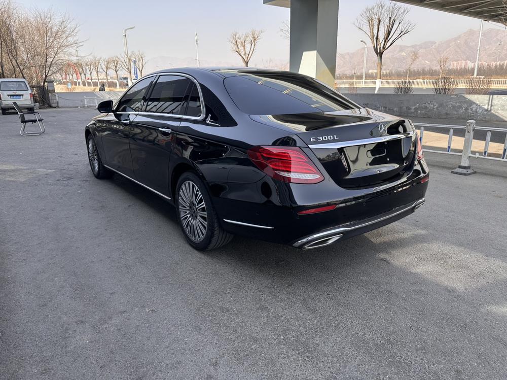 Mercedes-Benz Mercedes-Benz E-Class