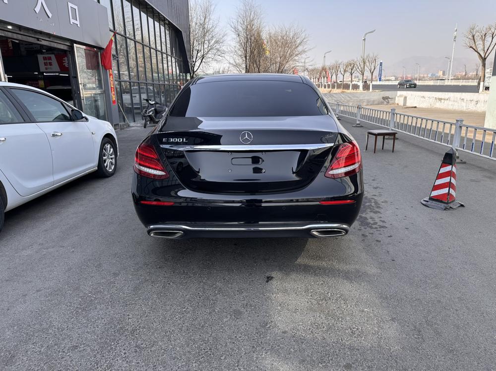 Mercedes-Benz Mercedes-Benz E-Class