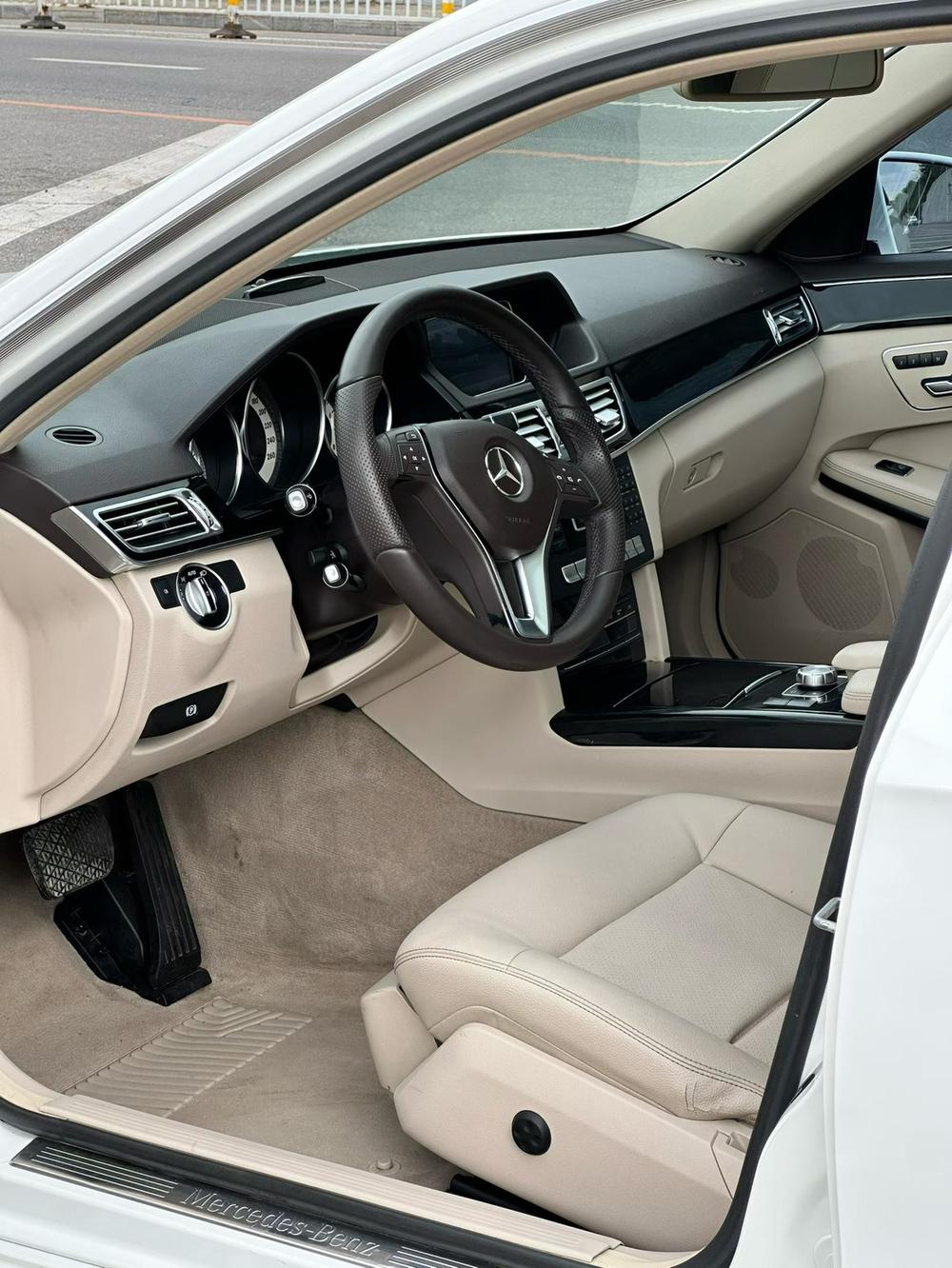 Mercedes-Benz Mercedes-Benz E-Class