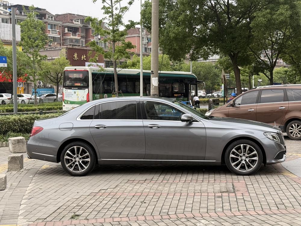 Mercedes-Benz Mercedes-Benz E-Class