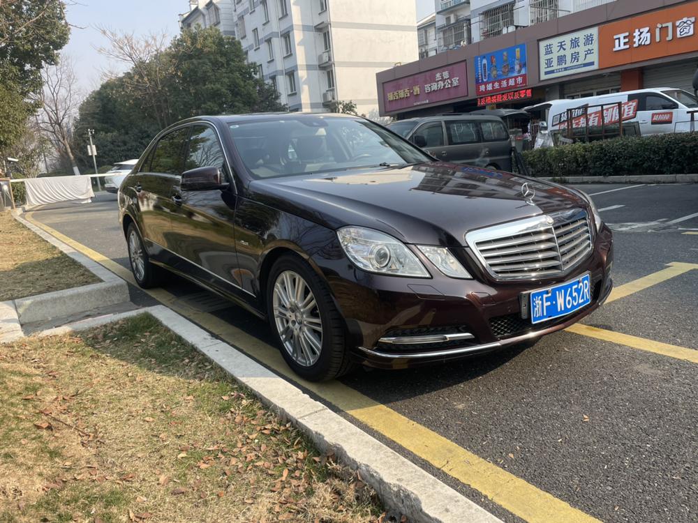 Mercedes-Benz Mercedes-Benz E-Class