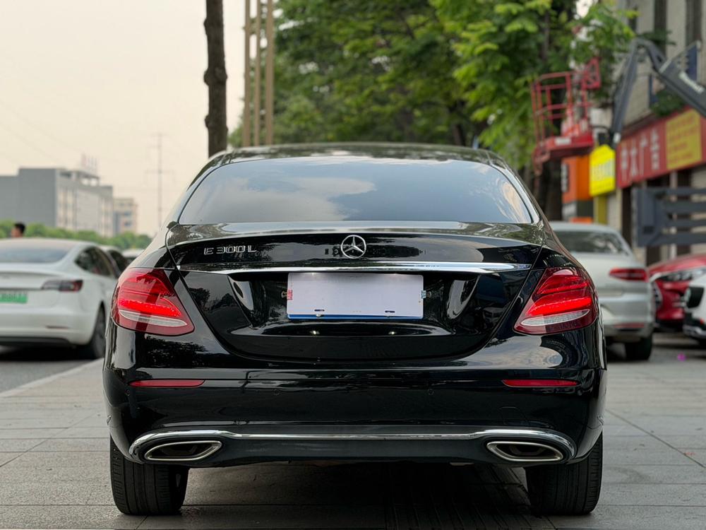 Mercedes-Benz Mercedes-Benz E-Class