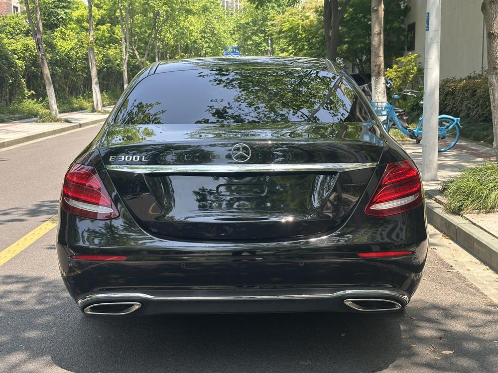 Mercedes-Benz Mercedes-Benz E-Class