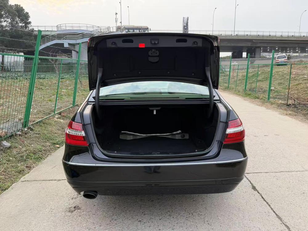 Mercedes-Benz Mercedes-Benz E-Class