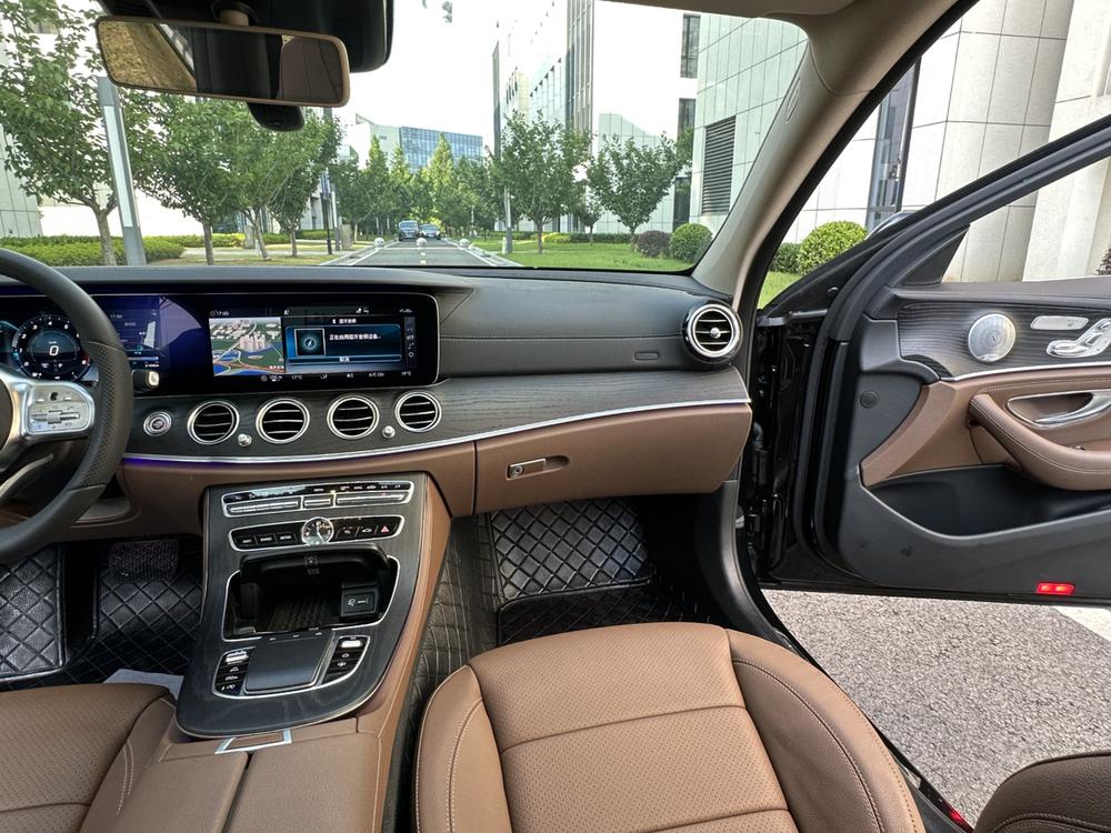 Mercedes-Benz Mercedes-Benz E-Class