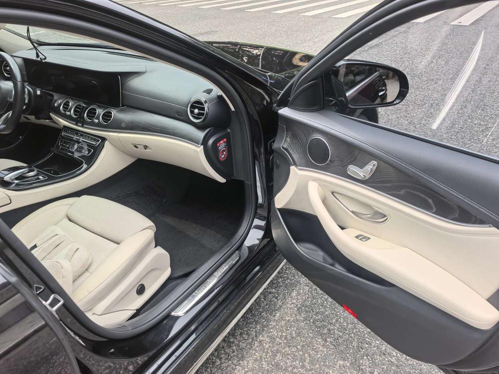 Mercedes-Benz Mercedes-Benz E-Class