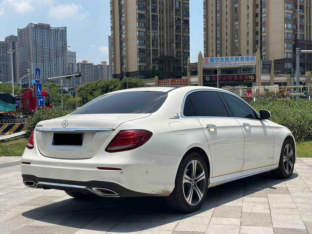 Mercedes-Benz Mercedes-Benz E-Class